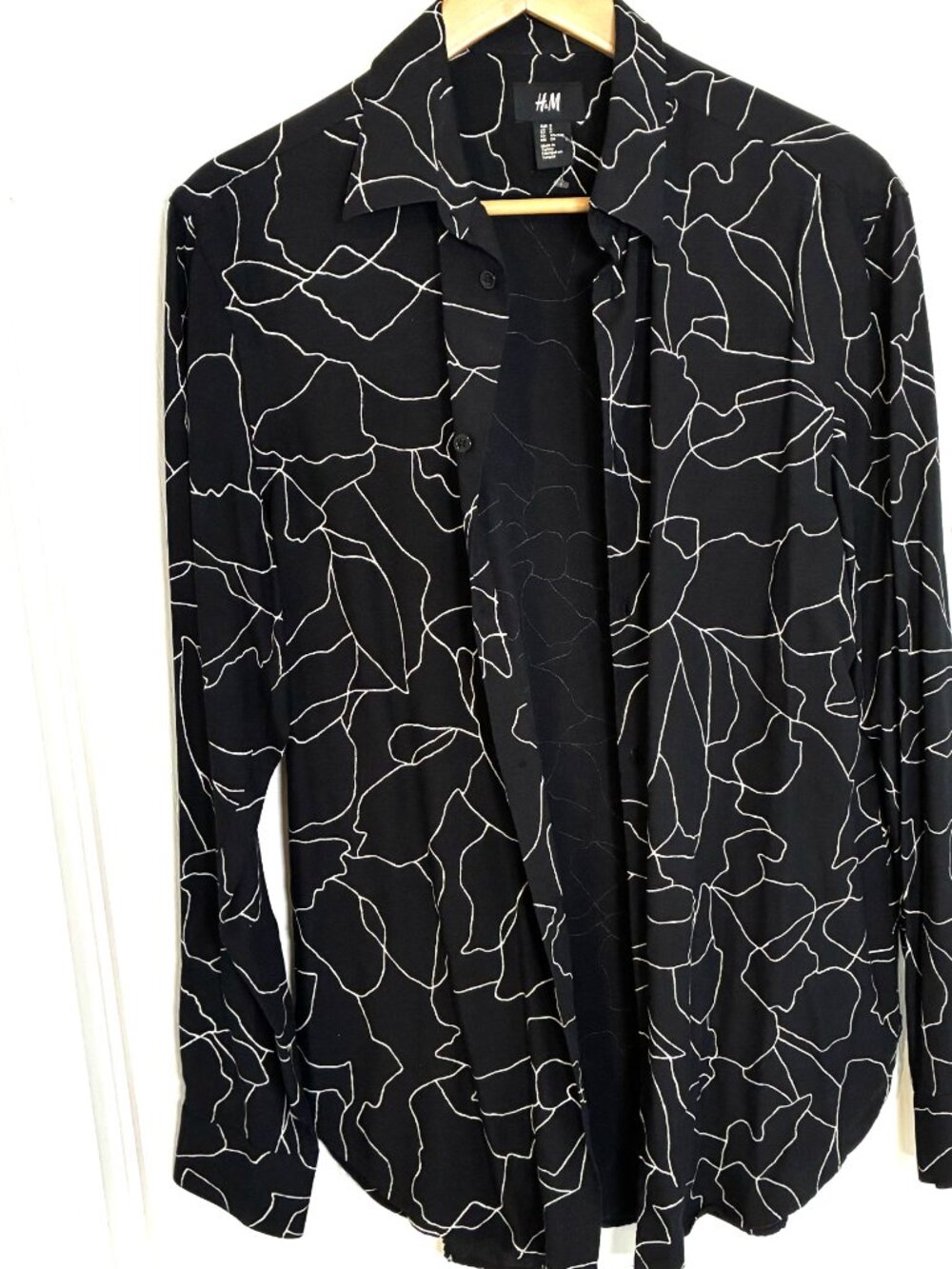 H &M Men's Dress Shirt Black/White
